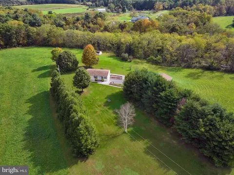View/Area - 2061 Menchtown Rd, Everett, PA 15537 photo 6 of 10