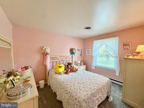 Bedroom - 2061 Menchtown Rd, Everett, PA 15537 photo 2 of 2
