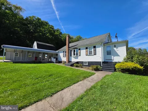 1201 Mifflin St, Saxton, PA 16678