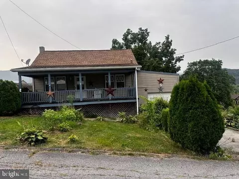 303 16th St, Saxton, PA 16678