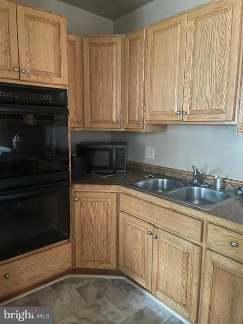 1226 Eckert Ave, Reading, PA 19602 photo 2
