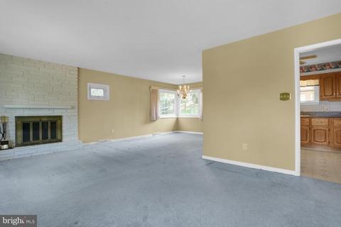 46 Octagon Ave, Sinking Spring, PA 19608 photo 3