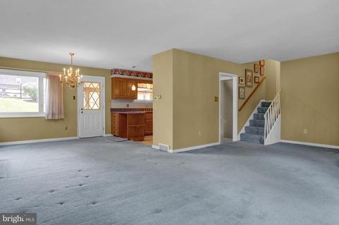 46 Octagon Ave, Sinking Spring, PA 19608 photo 5