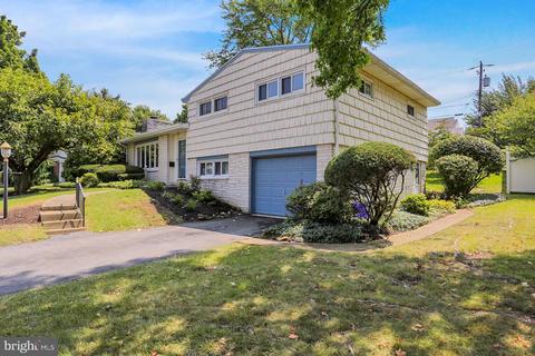 46 Octagon Ave, Sinking Spring, PA 19608 photo 2