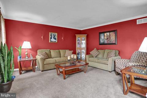 9 Shelly Dr, Sinking Spring, PA 19608 photo 3