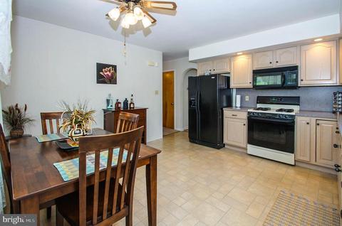 1239 Commonwealth Blvd, Reading, PA 19607 photo 7