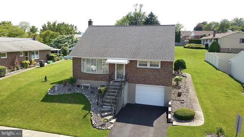 1239 Commonwealth Blvd, Reading, PA 19607 photo 1