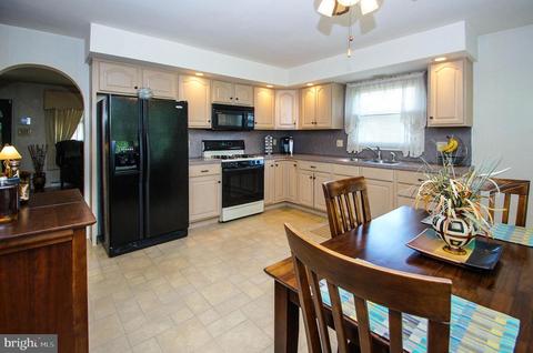 1239 Commonwealth Blvd, Reading, PA 19607 photo 8