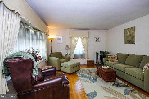 1239 Commonwealth Blvd, Reading, PA 19607 photo 3