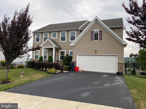 2 York Rd, Douglassville, PA 19518