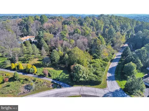 13 Stephanie Cir, Sinking Spring, PA 19608 photo 2