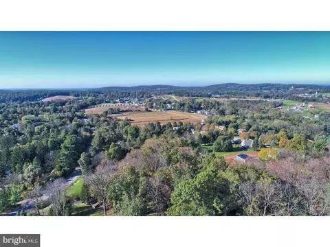 13 Stephanie Cir, Sinking Spring, PA 19608 photo 4