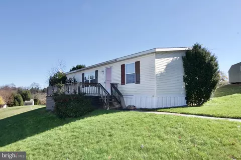 32 Kestrel St, Kutztown, PA 19530