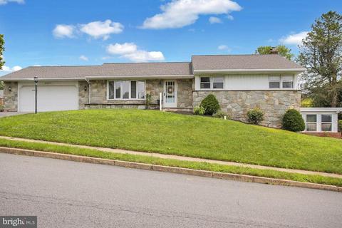 4001 Alpine Ct, Reading, PA 19606