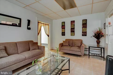 437 Spring St, Reading, PA 19601 photo 9