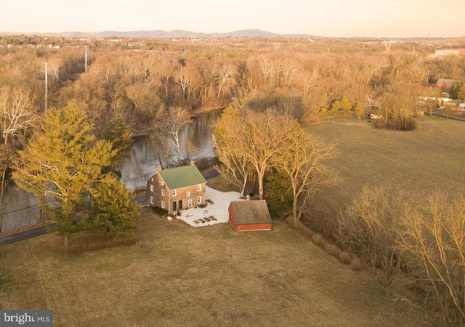  866 Schuylkill Rd, Birdsboro, PA 19508 photo 3