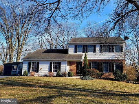 27 Saddle Ct, Reading, PA 19608
