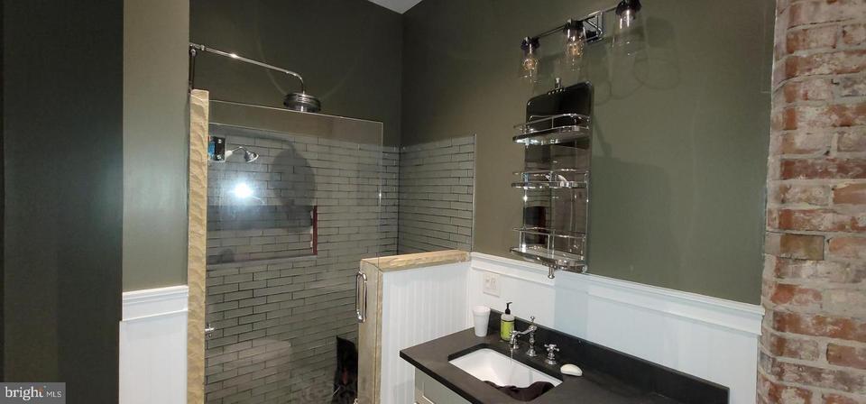  226 Orange St, Reading, PA 19602 photo 25