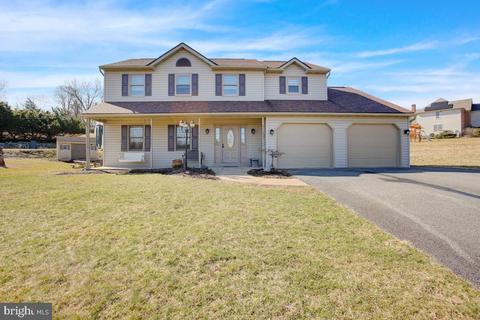 16 Butlers Ln, Mohnton, PA 19540