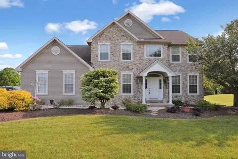14 Mallow Ln, Mohnton, PA 19540