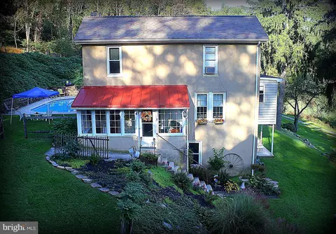 546 Kulps Rd, Barto, PA 19504 photo 2