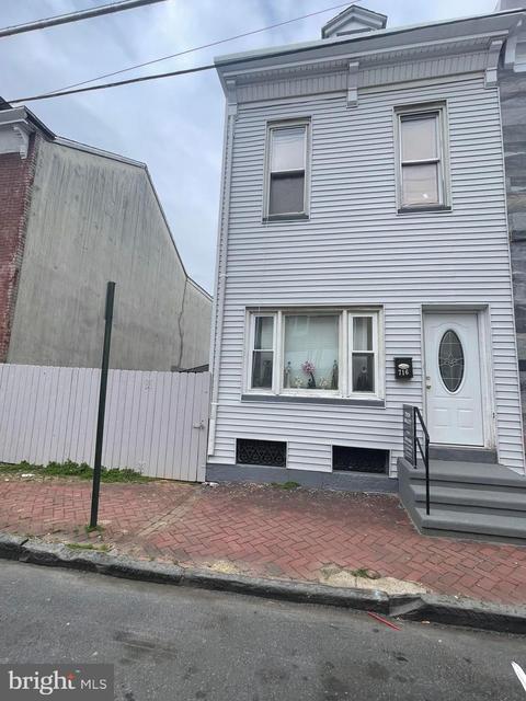 716 Moss St, Reading, PA 19604
