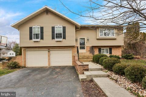 1829 Squire Ct, Reading, PA 19610