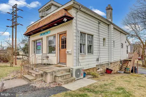 735 Carsonia Ave, Reading, PA 19606