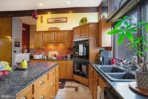 71 Devon Dr, Reading, PA 19606 photo 17