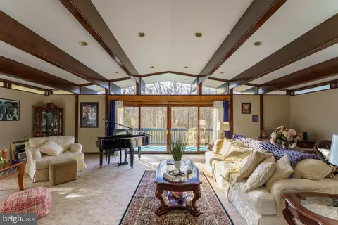 71 Devon Dr, Reading, PA 19606 photo 9