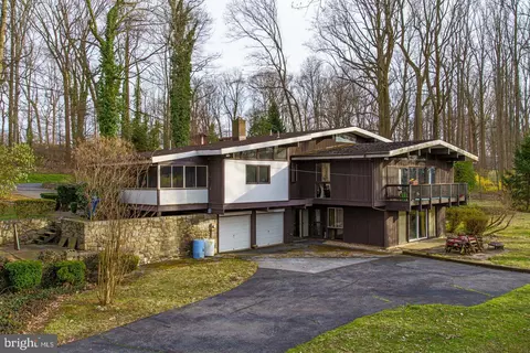 71 Devon Dr, Reading, PA 19606