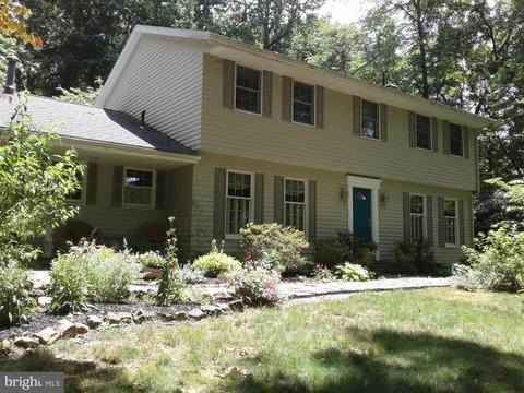 70 Sherwood Dr, Reading, PA 19606