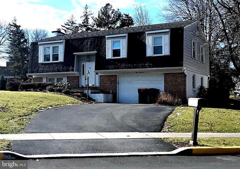 800 Carman Dr, Reading, PA 19610
