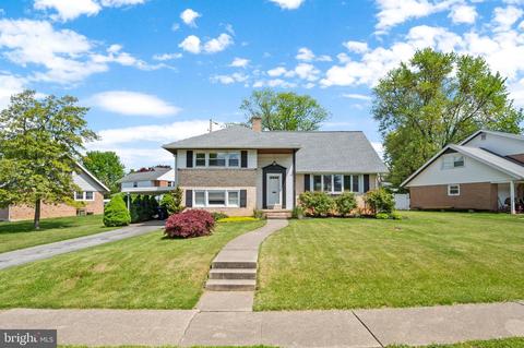525 Lenore Pl, West Lawn, PA 19609