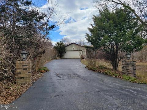 13 Cralou Dr, Fleetwood, PA 19522