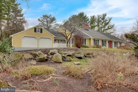 10 Phoebe Dr, Wyomissing, PA 19610