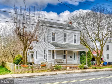 108 Main St, Shoemakersville, PA 19555