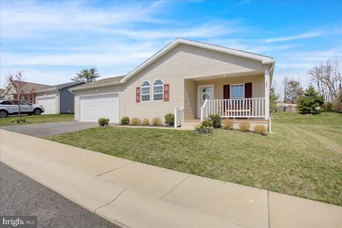 11 Westin Rd, Douglassville, PA 19518