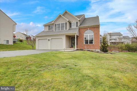 8 Kantner Ln S, Reading, PA 19607 photo 2