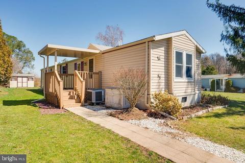 95 Shamrock Ave, Mohrsville, PA 19541