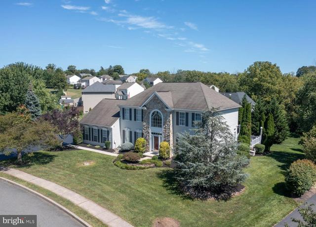 103 Bramblewood Ln, Douglassville, PA 19518