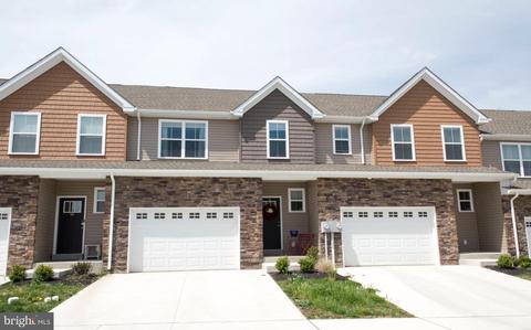 103 Staplehill Ct, Reading, PA 19608