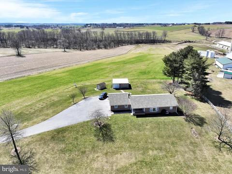 370 Meckville Rd, Myerstown, PA 17067