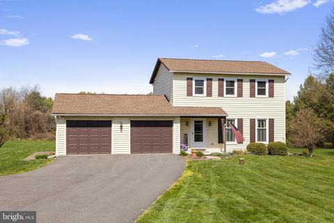 83 Hillcrest Dr, Boyertown, PA 19512