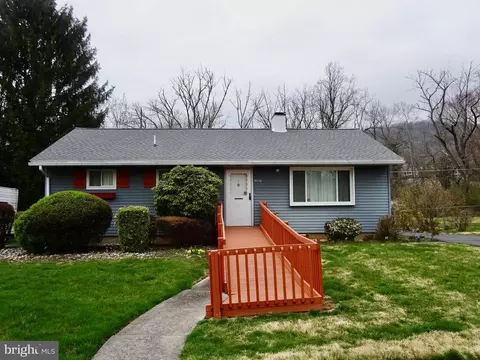 107 Wood Ln, Reading, PA 19606