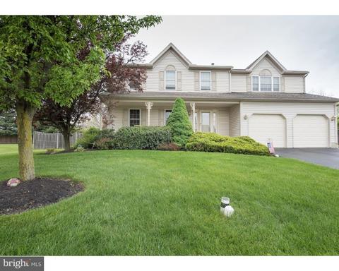 107 Meadowcrest Ln, Douglassville, PA 19518