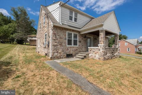1637 S Main St, Bechtelsville, PA 19505