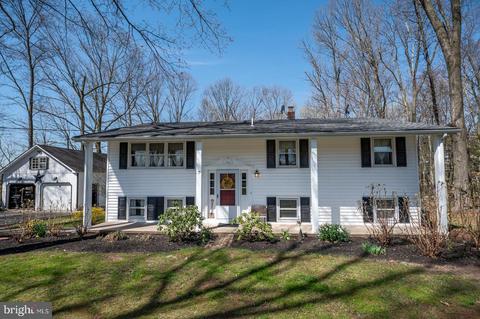 310 Meeting House Rd, Douglassville, PA 19518