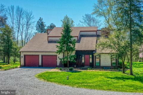 135 Morlatton Rd, Douglassville, PA 19518
