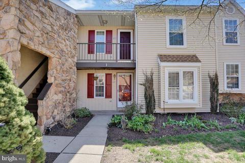 153 Valley Greene Cir, Reading, PA 19610